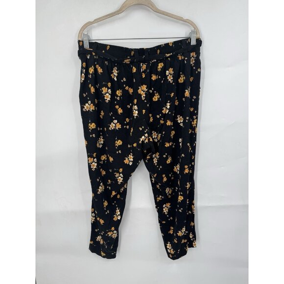 Torrid Black Floral Challis Tie Front Tapered Pant Women Plus Size 1X Cropped - Picture 3 of 11